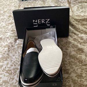 NWT Naturalizer Rome slip-ons &B